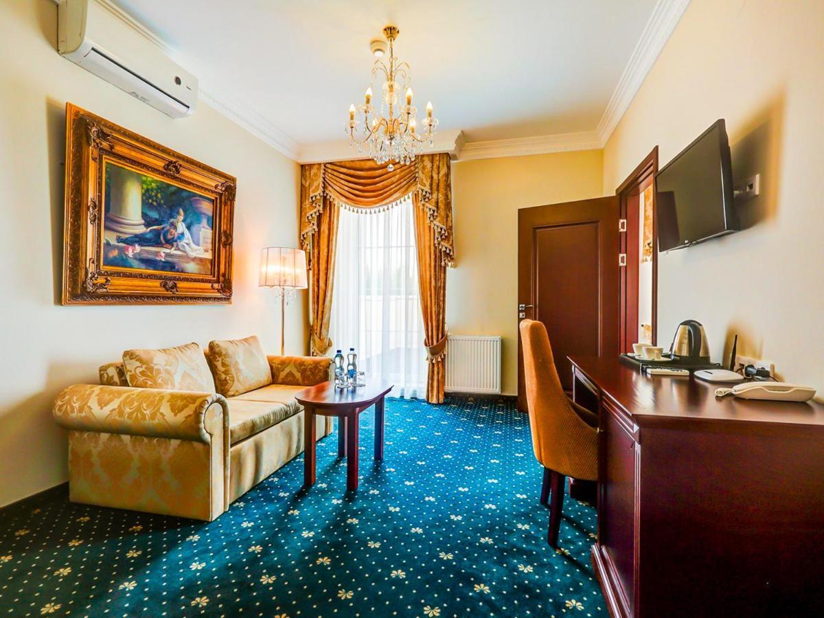 Parisel Palace Centrum Konferencyjno-Wypoczynkowe Klimki Pod Lukowem المظهر الخارجي الصورة